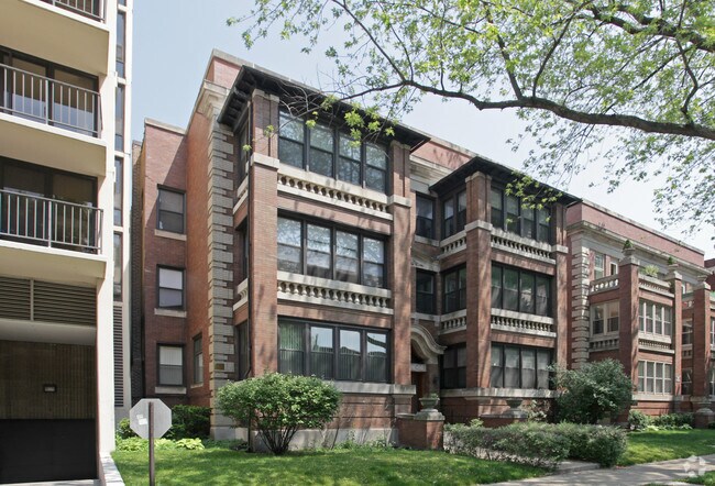 5477-5479 S Hyde Park Blvd, Chicago, IL 60615 Apartments  
