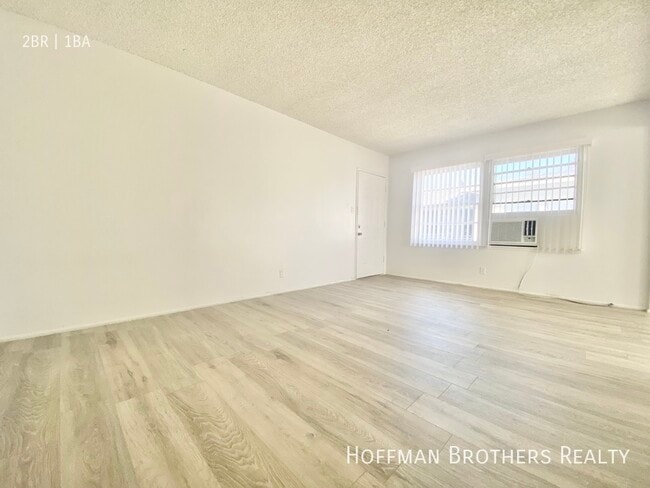 Building Photo - 14759 Vanowen St