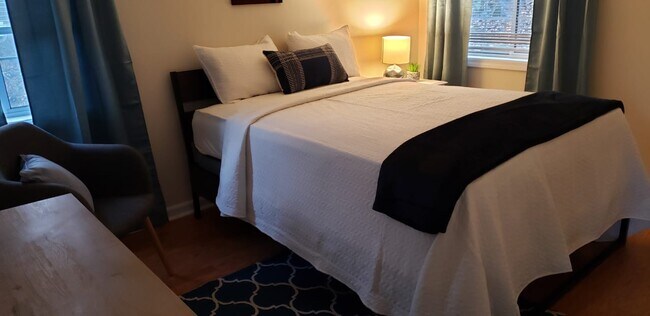 Private room 1 - 19 Jonathan Cir