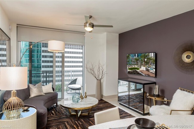 Building Photo - 3 br, 2 bath  - 200 SE 2nd Ave # 2610