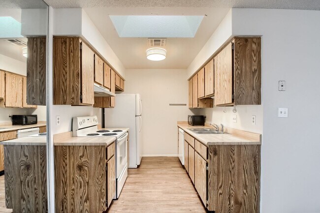 Foto del edificio - 2 Bedroom condo in Chandler