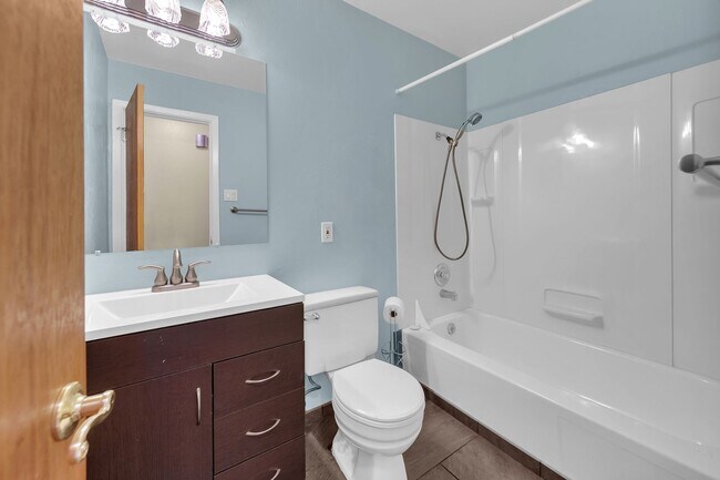 Foto del edificio - Northwest Fenced Yard One Story