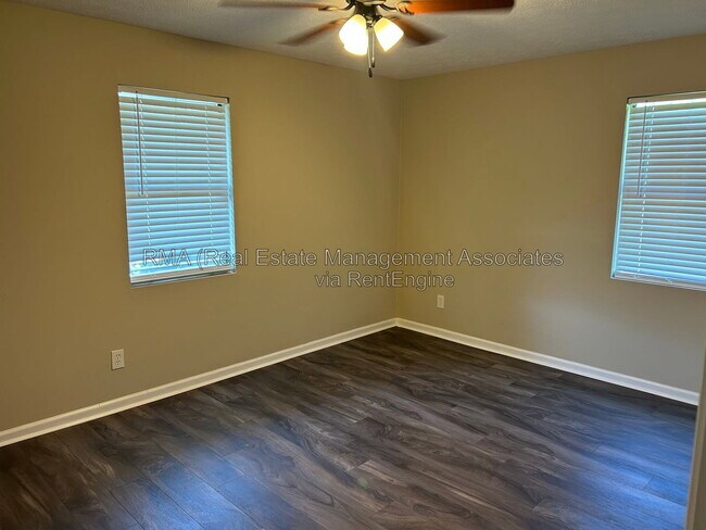 Foto del edificio - 1045 Vineyard Rd