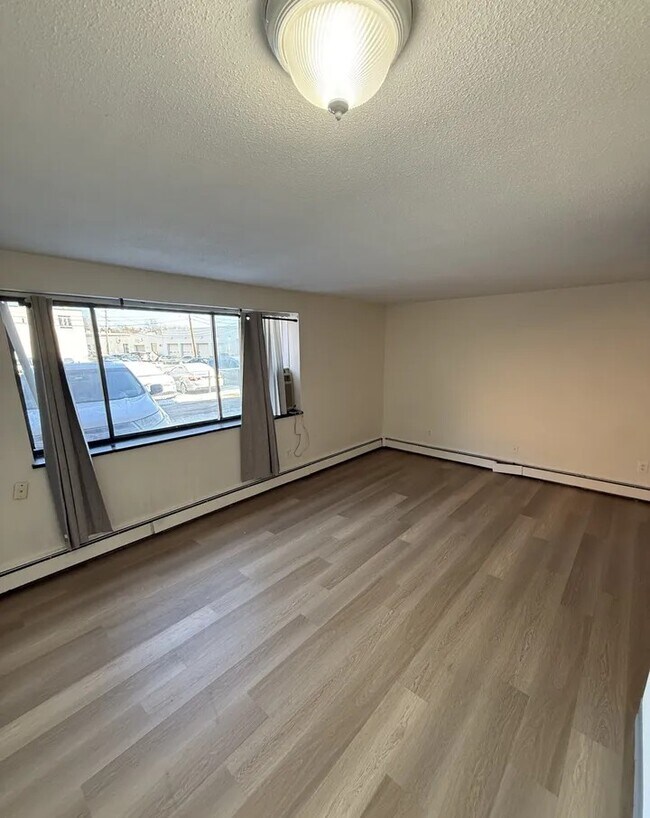 Foto del edificio - 10 Riverside St