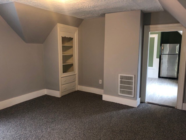 Building Photo - 101 Peck St