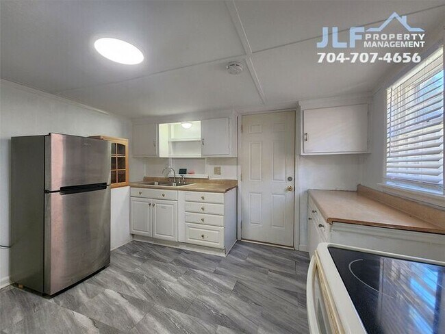 Foto del edificio - Charming 2 Bedroom/1 Bathroom House in Kan...