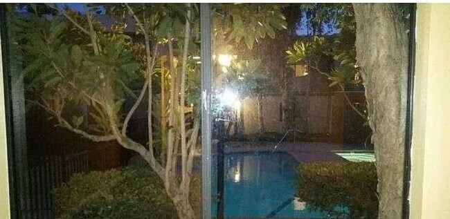 Foto del edificio - 3640 Sumner Ave