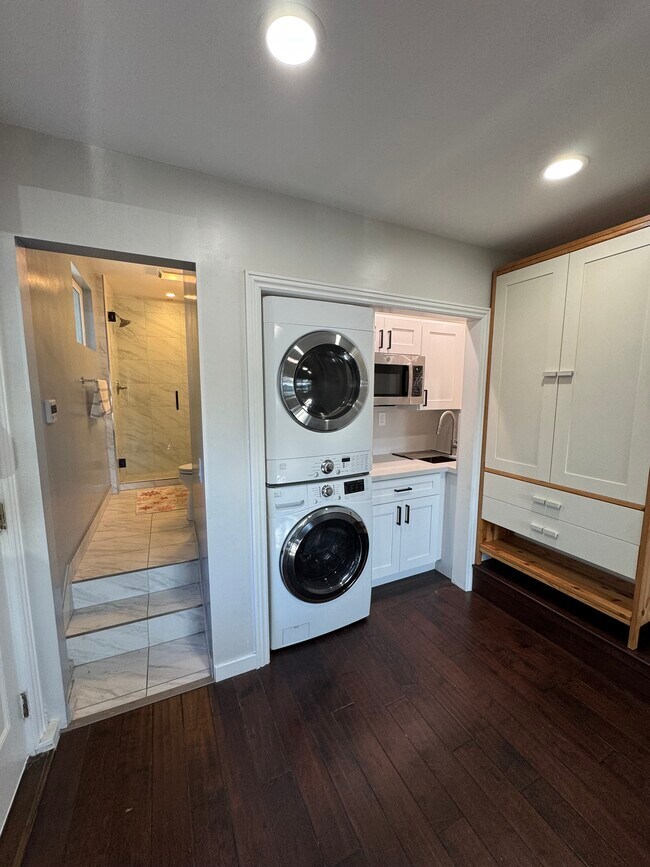 Foto del edificio - 10702 Chestnut St