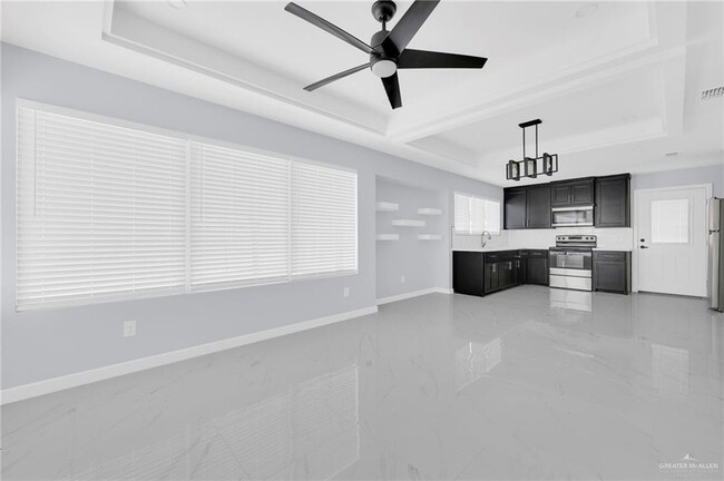Building Photo - 1620 El Camino Dr