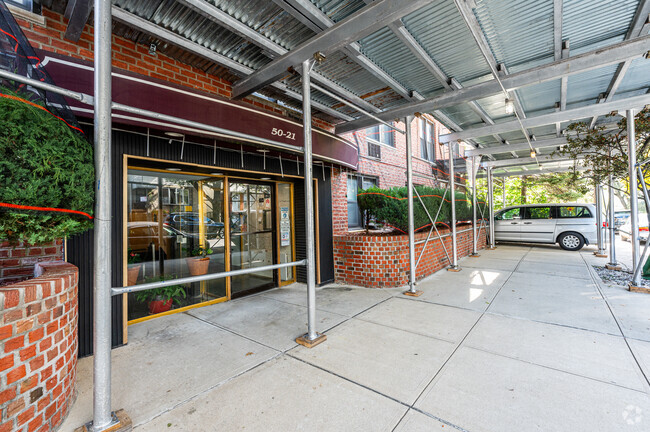 Building Photo - 5021 39th Pl