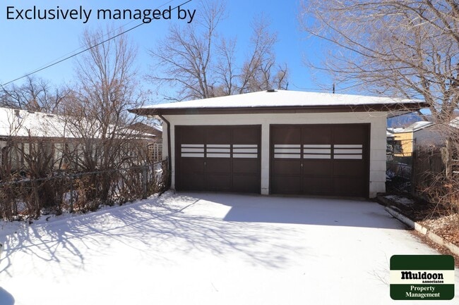 Building Photo - Main Level Living, Close to Ft Carson. 1  ...