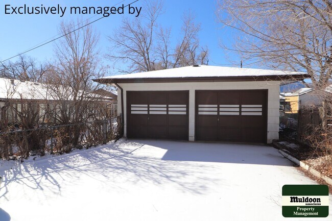 Foto del edificio - Main Level Living, Close to Ft Carson. 1  ...