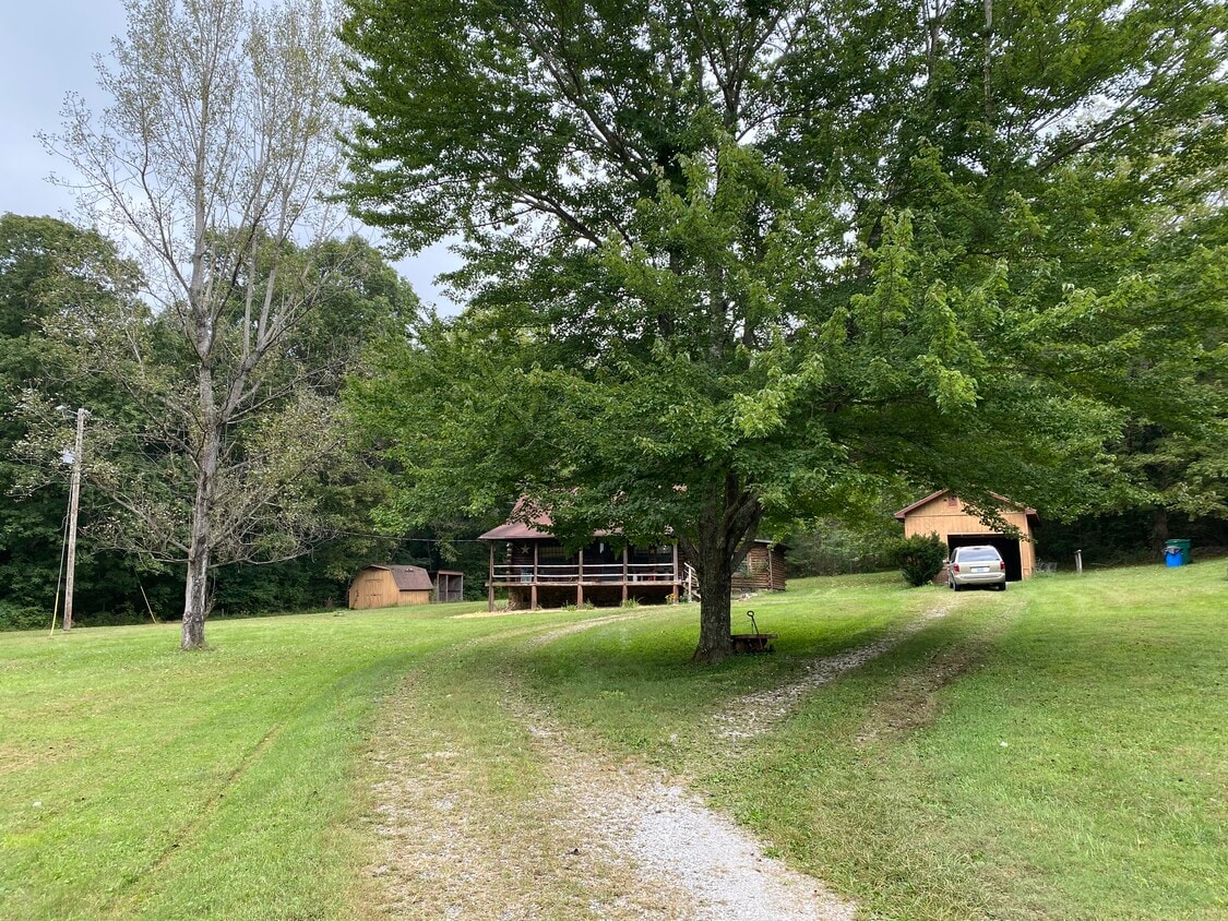 Primary Photo - 4028 Poole Mill Rd