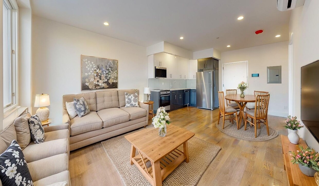 Foto principal - 13828 Queens Blvd