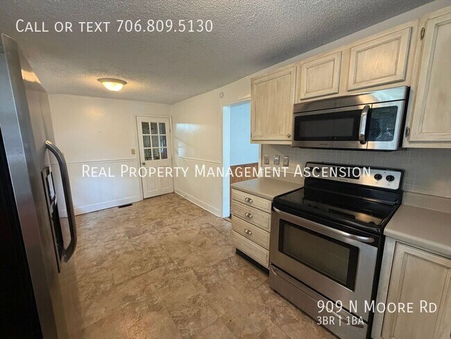 Foto del edificio - 909 N Moore Rd