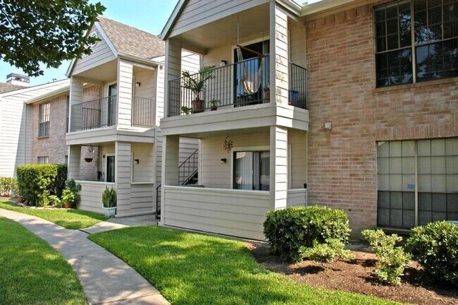 Foto del edificio - 11000 Crescent Moon Dr