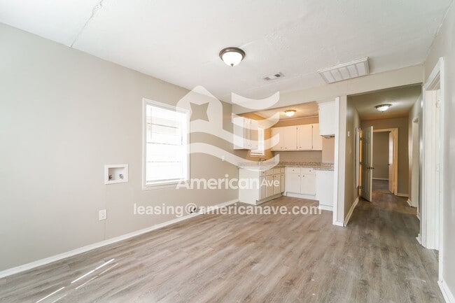 Building Photo - 227 Roosevelt St