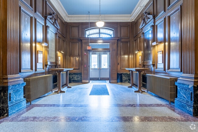 Lobby Photo - The Grand Manse