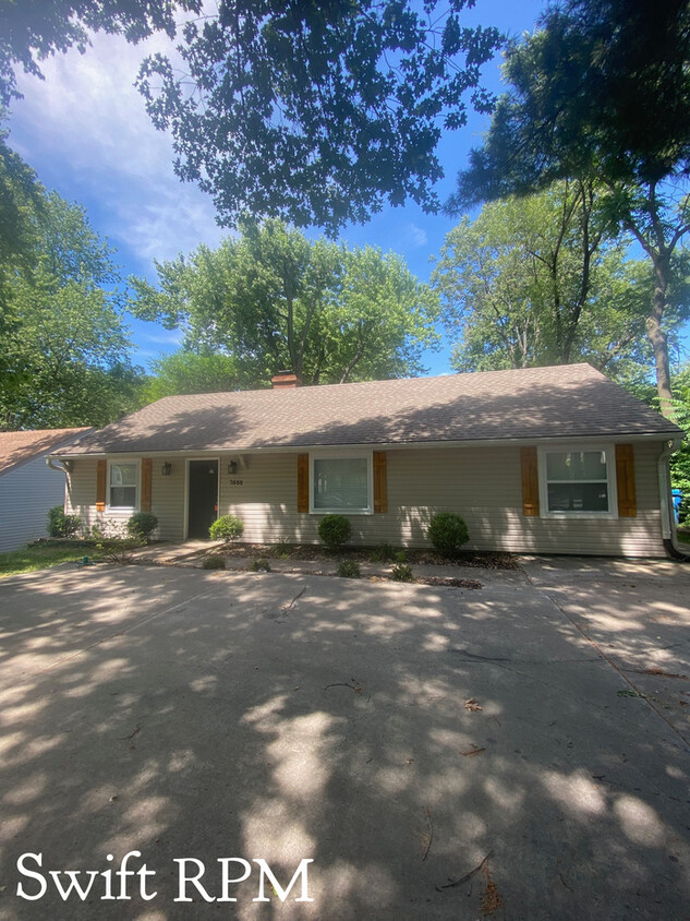 Foto principal - 7532 State Line Rd
