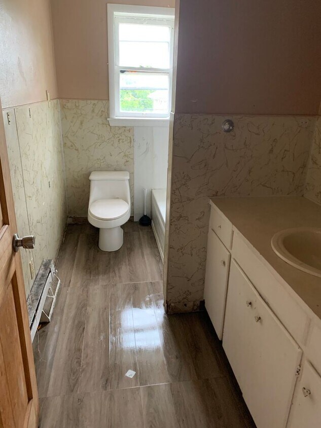 Foto del edificio - 1 br, 1 bath House - 405 Alderman Upstairs