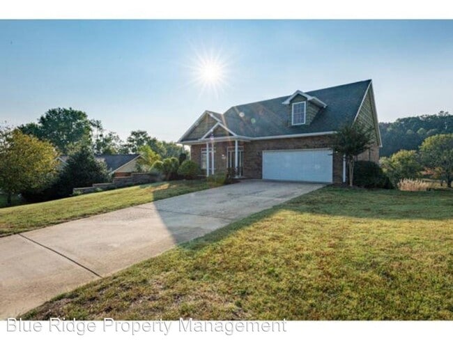 Building Photo - 4 br, 3.5 bath House - 816 Hamilton Road