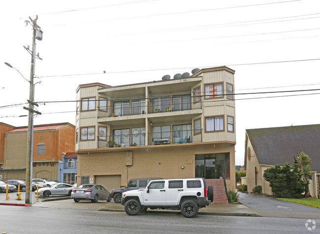 Building Photo - 375 87th St