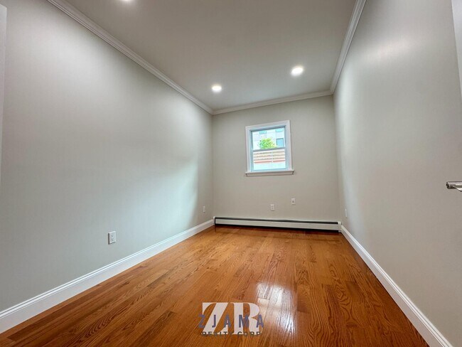Foto del edificio - 1588 Fulton St
