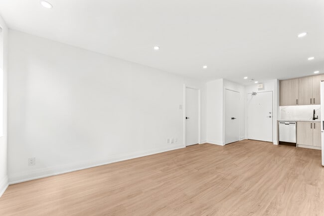 Building Photo - 44 Charles West in Manulife Centre