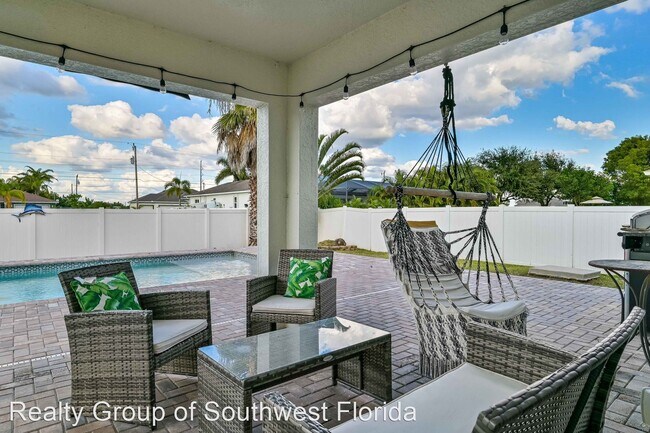 Foto del edificio - 4 br, 2.5 bath House - 2111 NW 7th Street