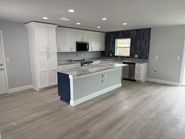 Foto del edificio - 168 Las Palmas