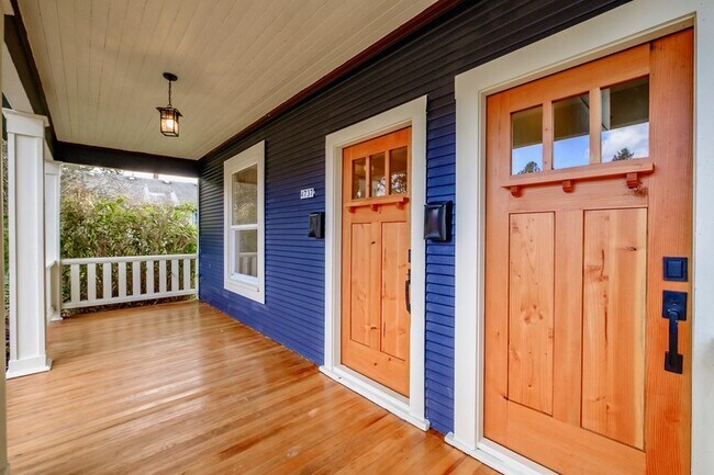 Building Photo - 4737 SE 38th Ave