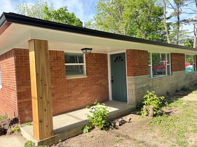 Building Photo - 5831 E County Rd 150 N