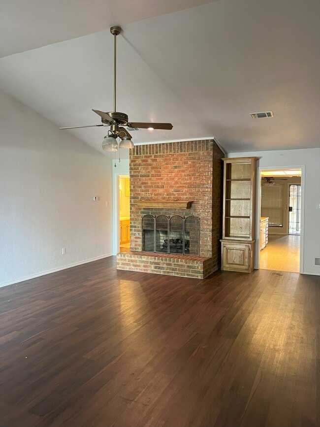 Building Photo - 4010 Garden Park Dr