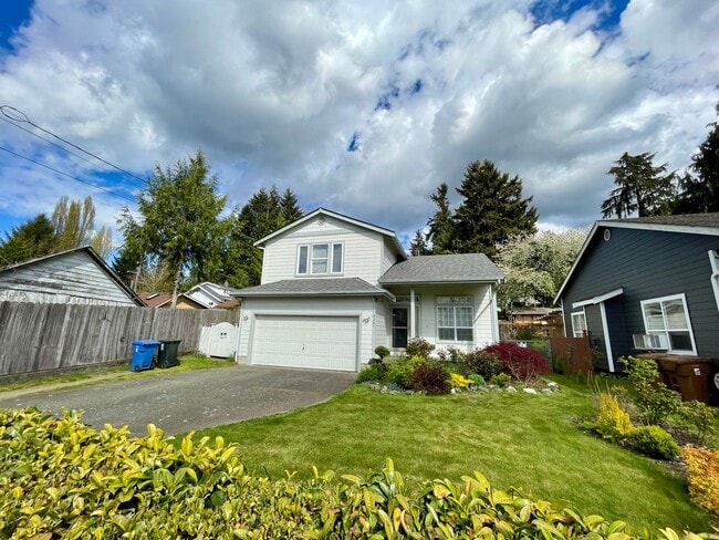 Building Photo - Welcome to Tranquil Living in Fernhill, Tacoma ***PENDING APPLICATION***