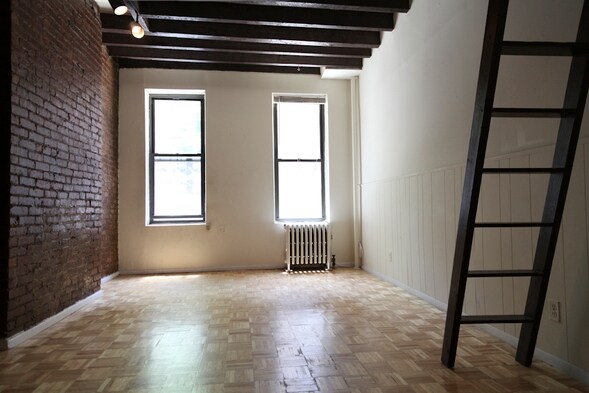 Living Area - 142 W 17th St