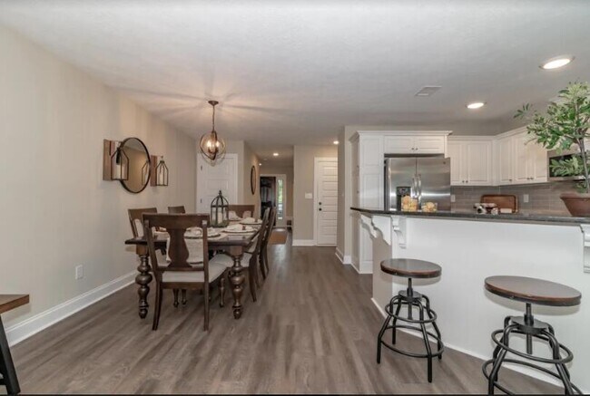 Building Photo - 2233 Perrins Ln