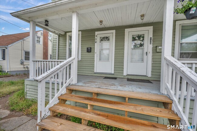 Foto del edificio - 128-130-130 Sisson St