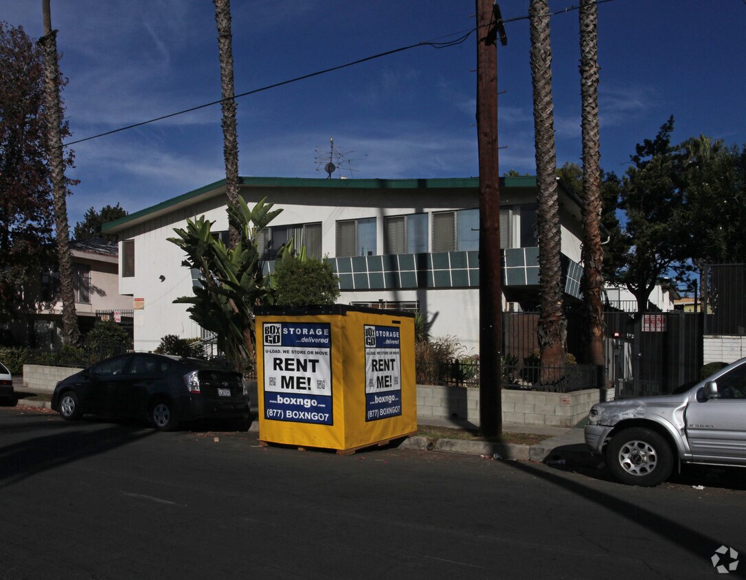 Building Photo - 5417 Russell Ave