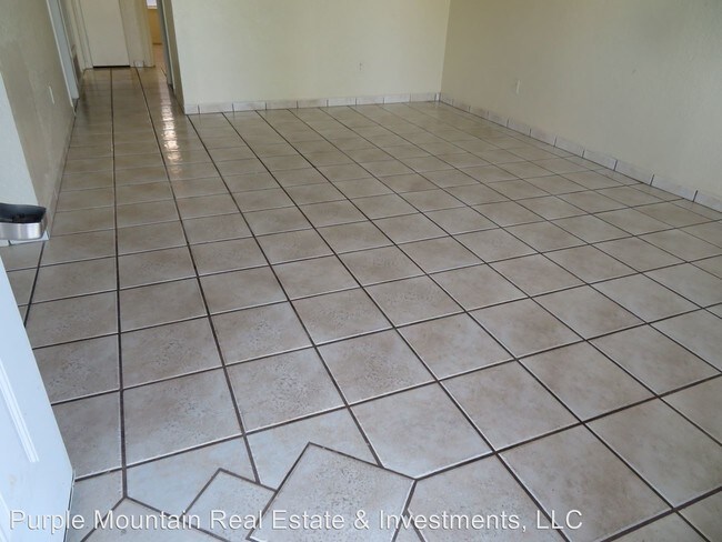 Building Photo - 2472 La Fonda Cir