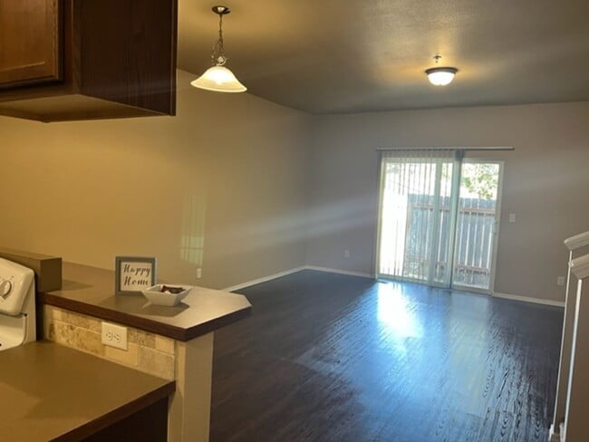 Building Photo - THE PERFECT PATIO SETTING! RESERVE TODAY!!