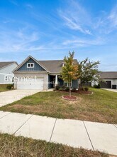 Building Photo - 208 Hampton Dr