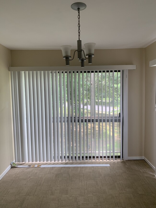 Building Photo - 134 Amberly Dr
