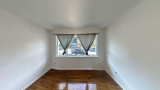 Foto del edificio - 208 W 260th St