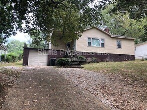 Building Photo - 1938 Shade Ave