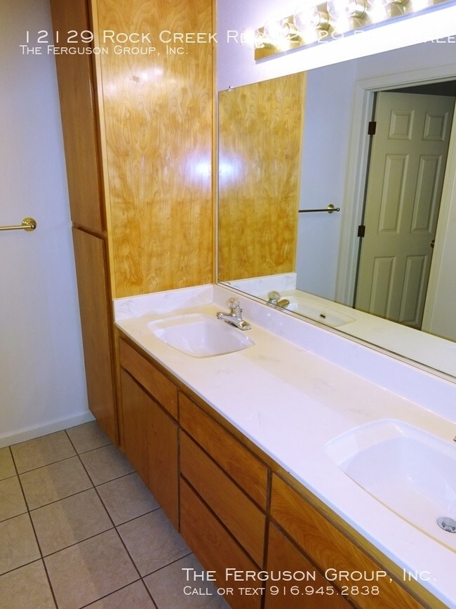 Foto del edificio - 12129 Rock Creek Rd