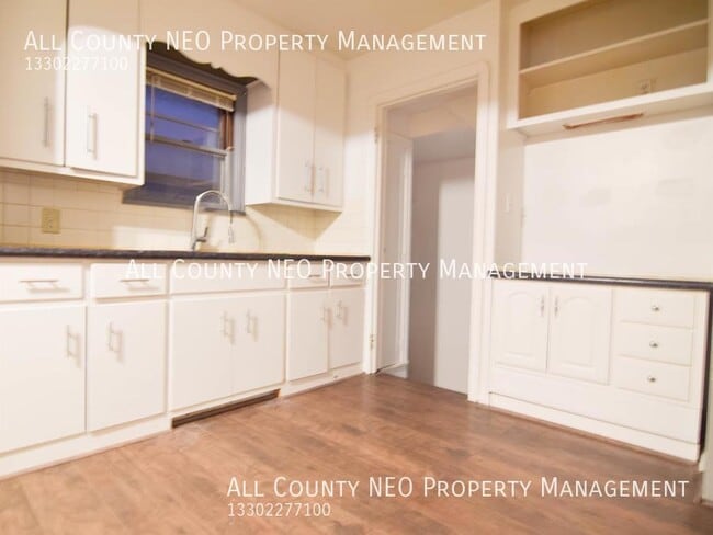 Building Photo - Beautiful House with many updates!