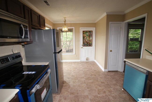 Foto del edificio - 1702 Somerville Rd SE