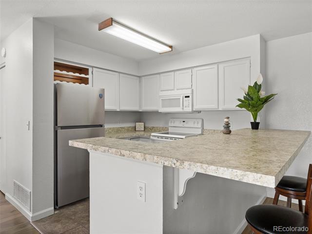 Foto del edificio - 4460 S Pitkin St