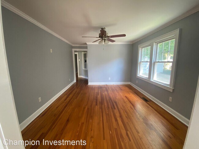 Building Photo - 2 br, 1.5 bath House - 210 N. Piedmont Ave