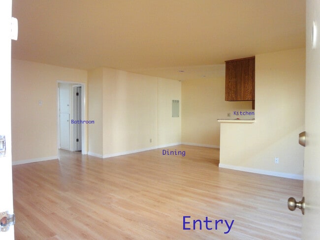 Building Photo - 844 7th St